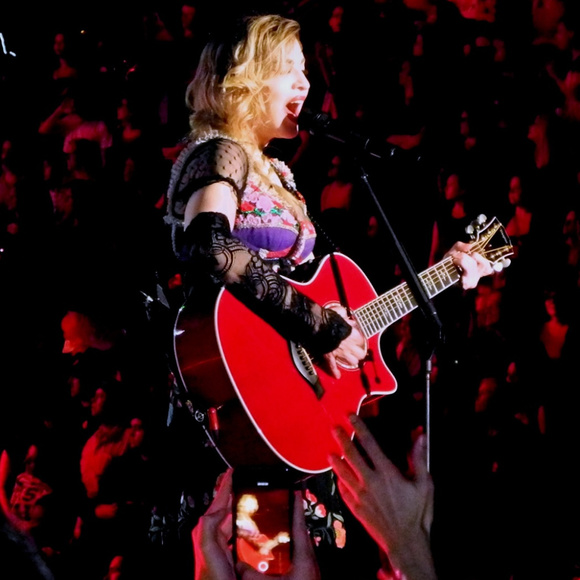 Meet your Posher, Alberto🔥🔥 - Picture 5 of 7